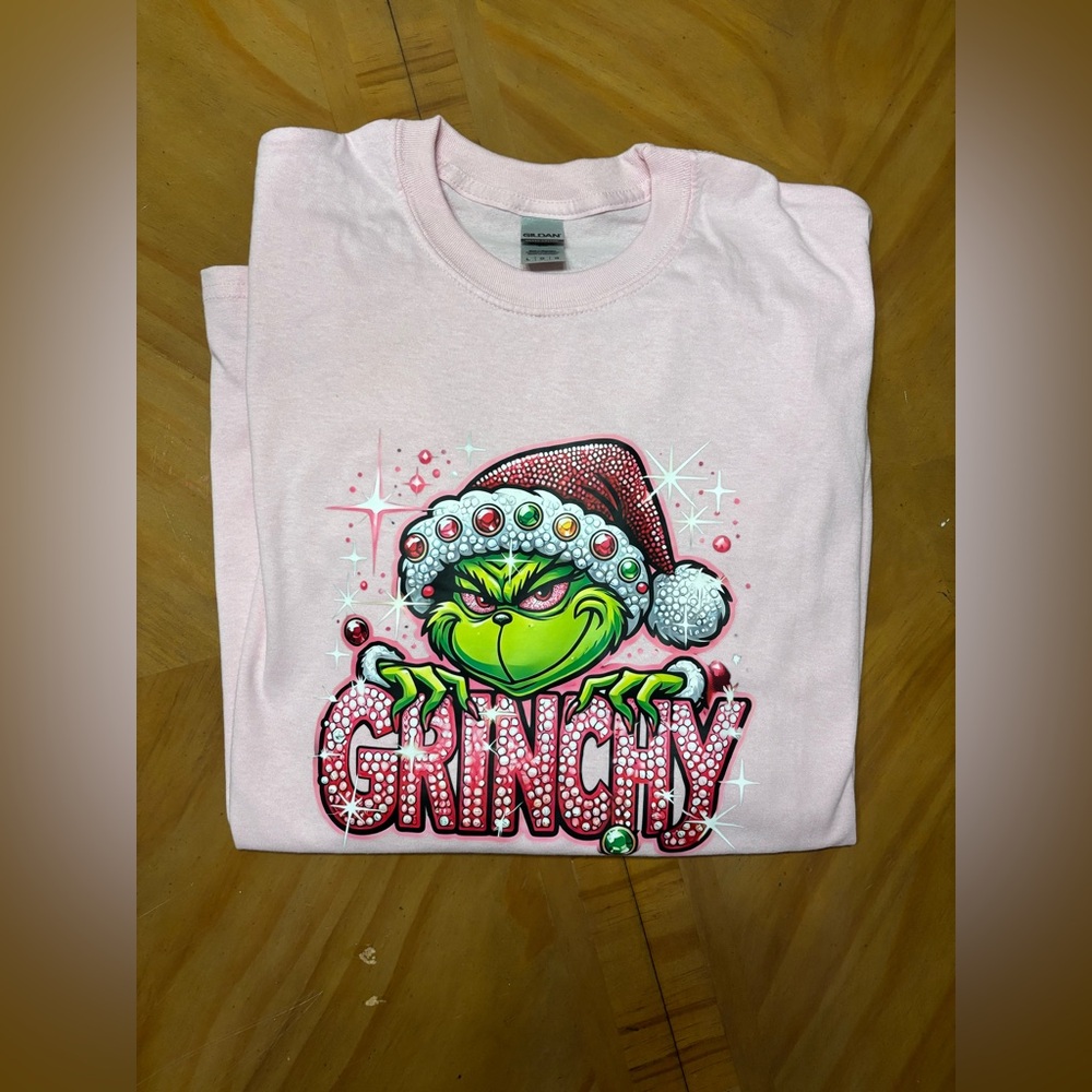 AFTER HOLIDAY NEW Christmas Grinch Pink T-Shirt
